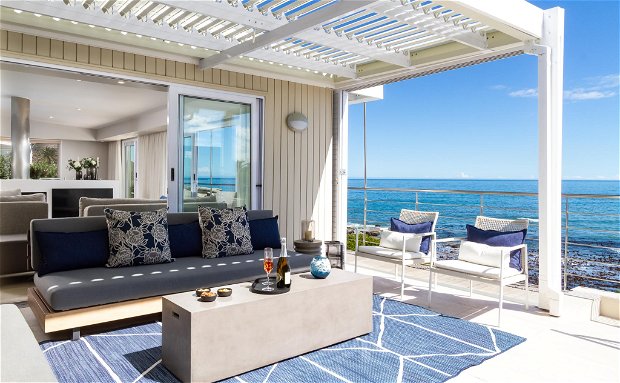 Private patio with specacular ocean views Private patio with specacular ocean views